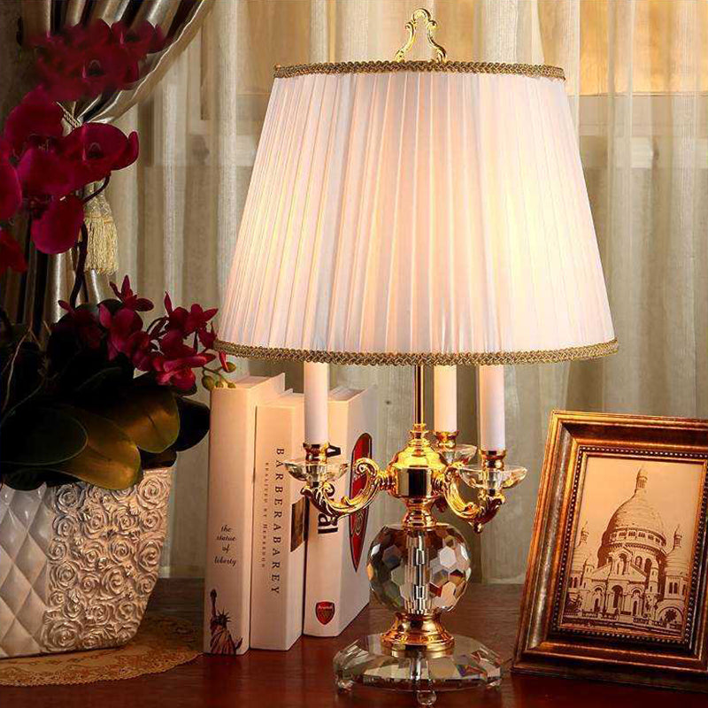 Tissu tableau évasé Light moderne 3 têtes lampe de lecture blanche avec base en cristal à facettes