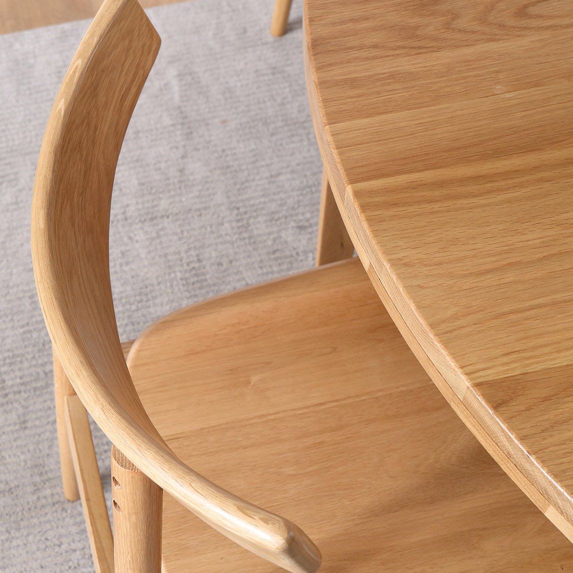 Round Dining Site Table Simple Style Solid Wood  Furniture with Drop Leaf