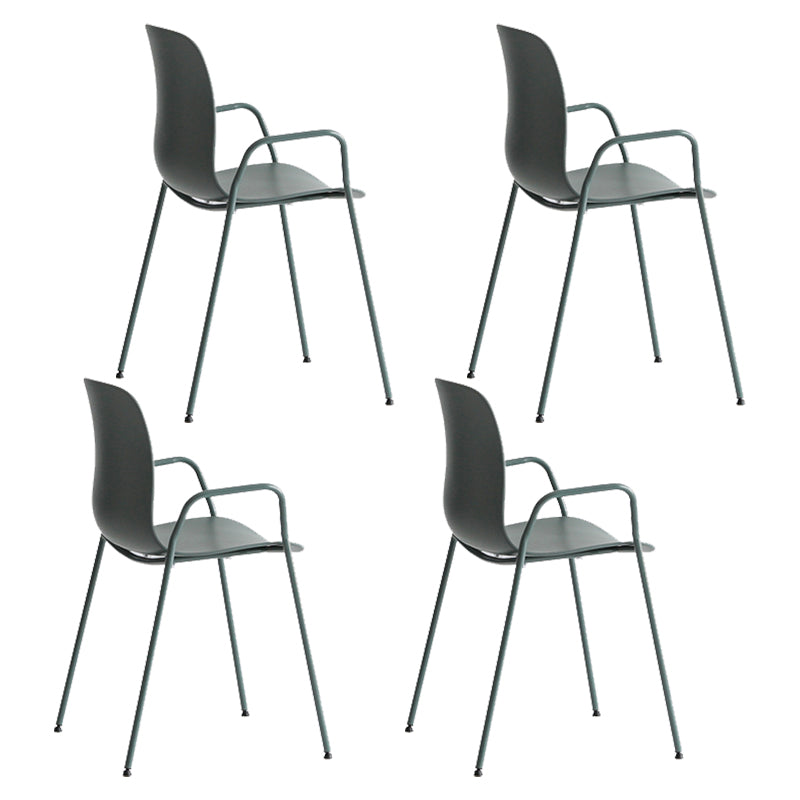 Silla plástica industrial del brazo de la sala de reuniones con parte posterior sólida del final mate que cena la silla