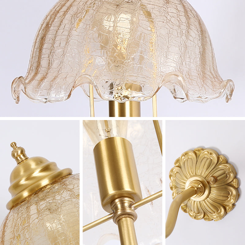 Luz de pared de vidrio de forma única lámpara de montaje de pared simple moderna en latón en latón