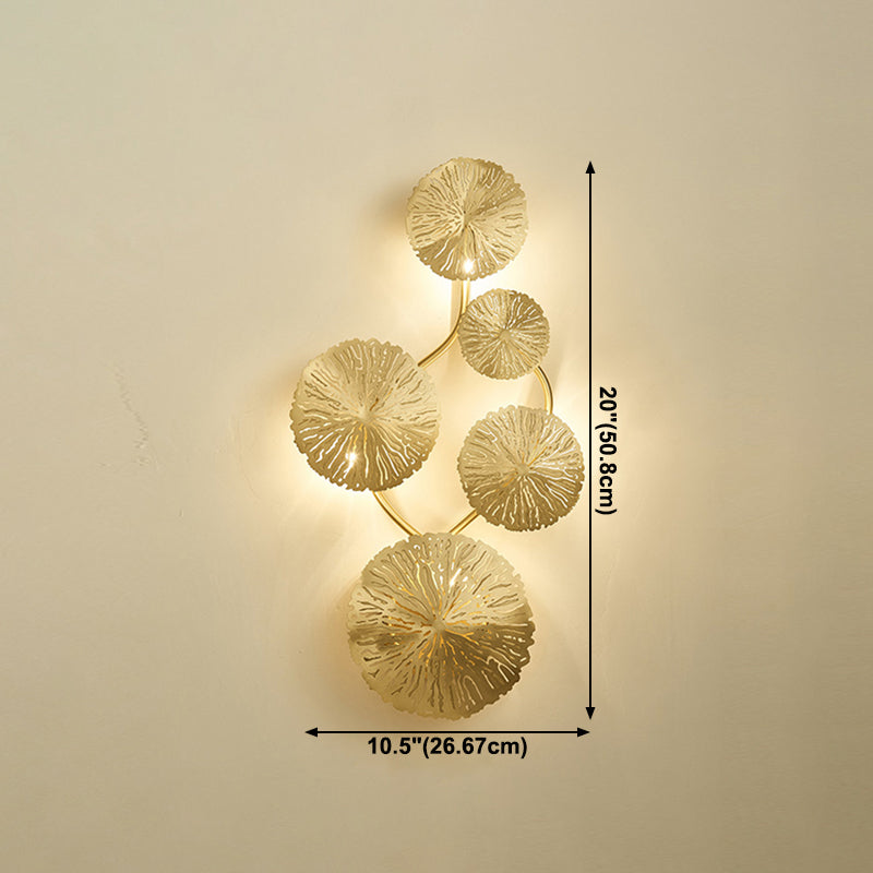 Luz de pared de metal de forma única Luz de pared de múltiples luces de estilo moderno en oro