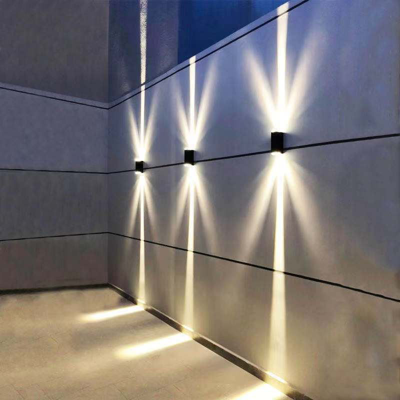 Luz de pared de metal de forma cuadrada estilo moderno de 2 luces lámpara de montaje de pared en negro
