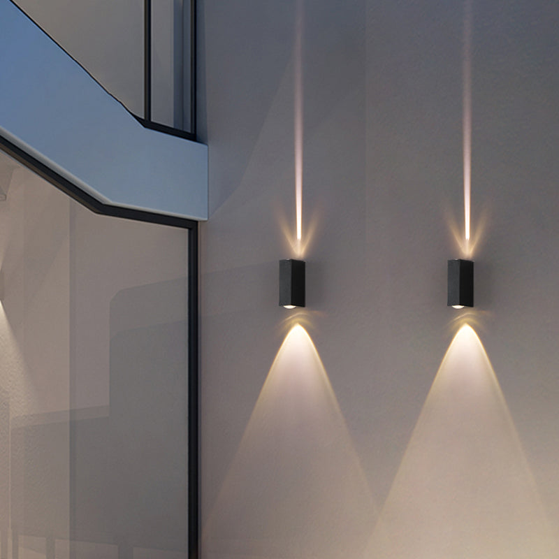 Luz de pared de metal de forma cuadrada estilo moderno de 2 luces lámpara de montaje de pared en negro