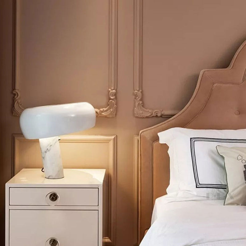 Lampada da tavolo Macaron colorata nordica Lampada da scrivania in stile moderno per camera da letto studio