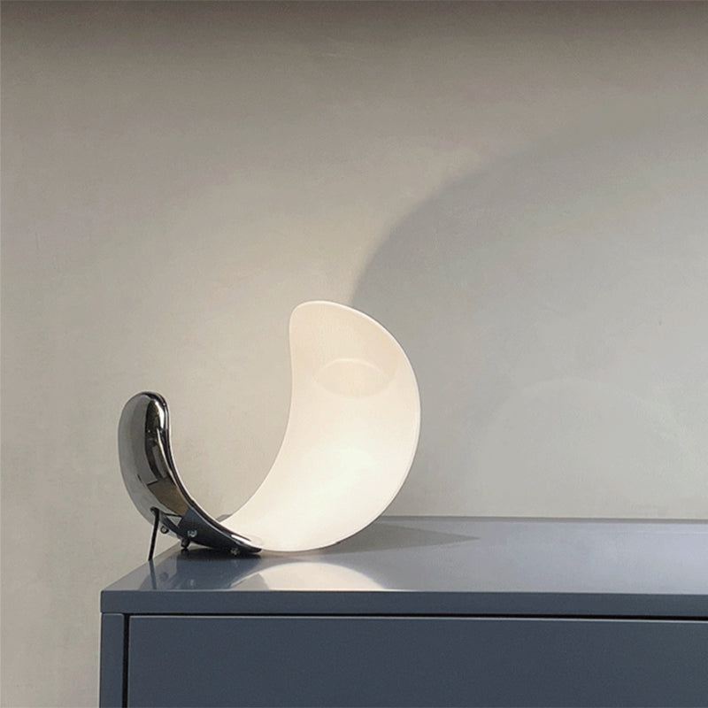 Postmodern Table Lamp Minimalist Metal LED Night Stand Lighting for Sitting Room Bedroom