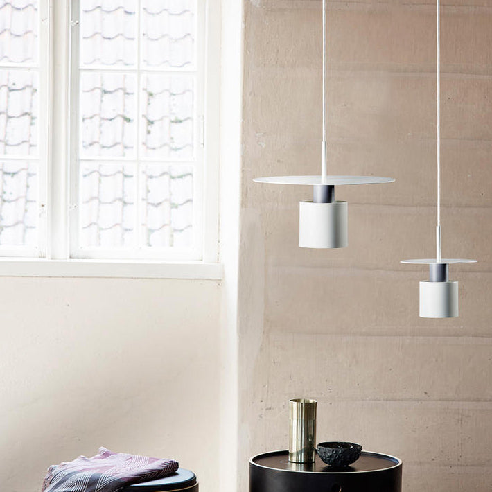 Pendre en fer laqué dans le style artistique moderne, lampe à suspension unique cylindrique pour chambre à coucher