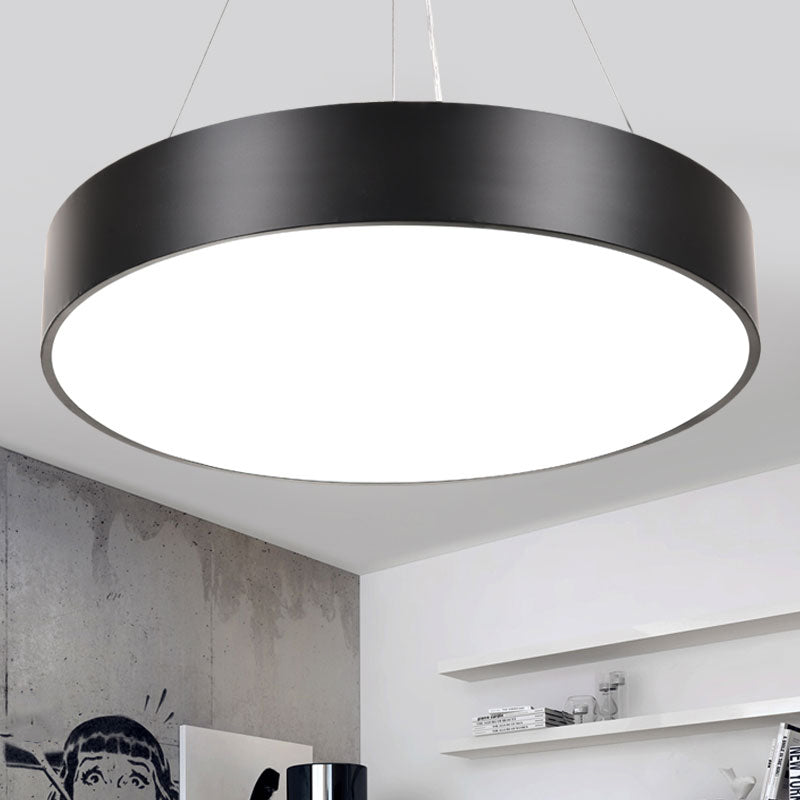 Lampes suspendues moderniste en métal avec des luminaires d'éclairage pendentif à LED à l'ombre acrylique
