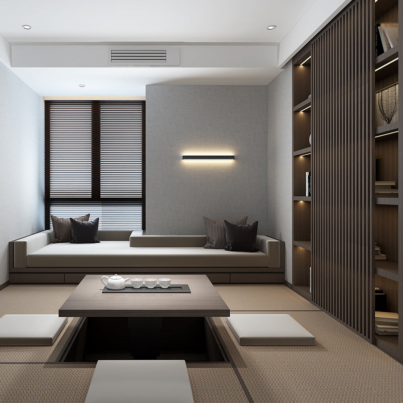 Linear Shape Metal Wall Light Modern Single Light Wall Mount Light Fixture in Black