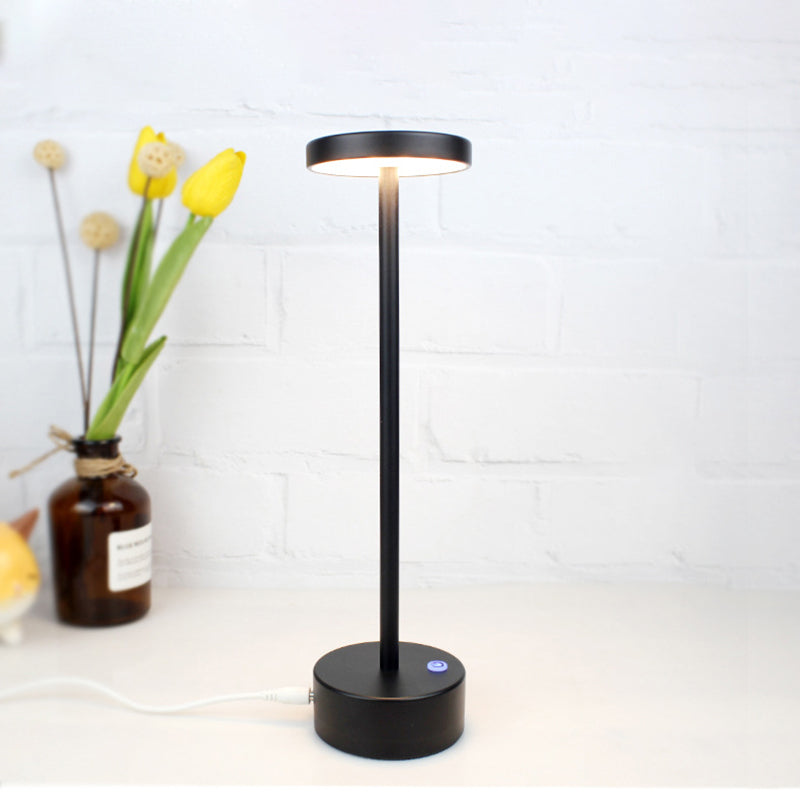 Lampada da tavolo in alluminio Stile moderno Luce a led singola a led per camera da letto