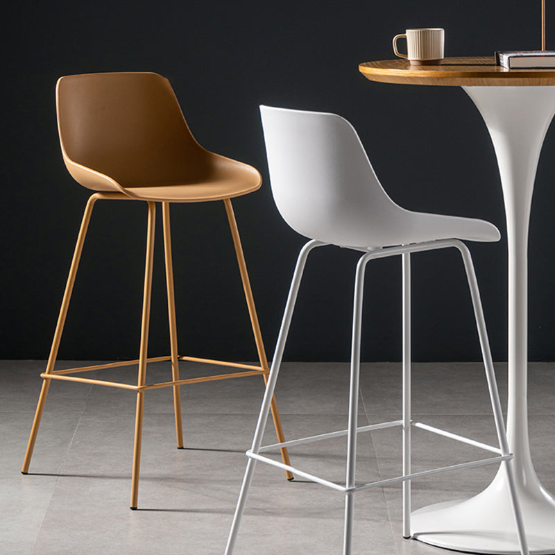 Scandinavian Metal Plastic Counter Stools Low Back Indoor Bar Stool with Bucket Seat