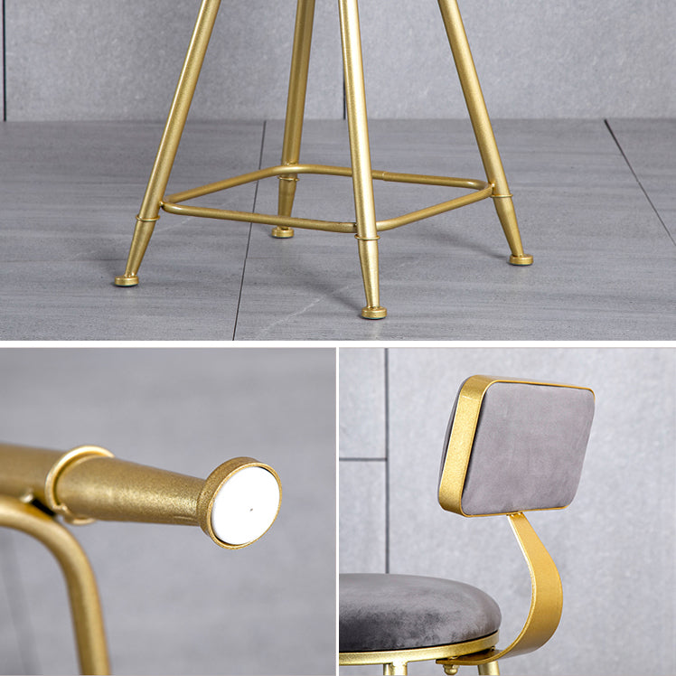 Tabouret de comptoir sans accoudoirs avec dossier Glam, tabouret de bar en fer pour salon de beauté avec coussin en daim
