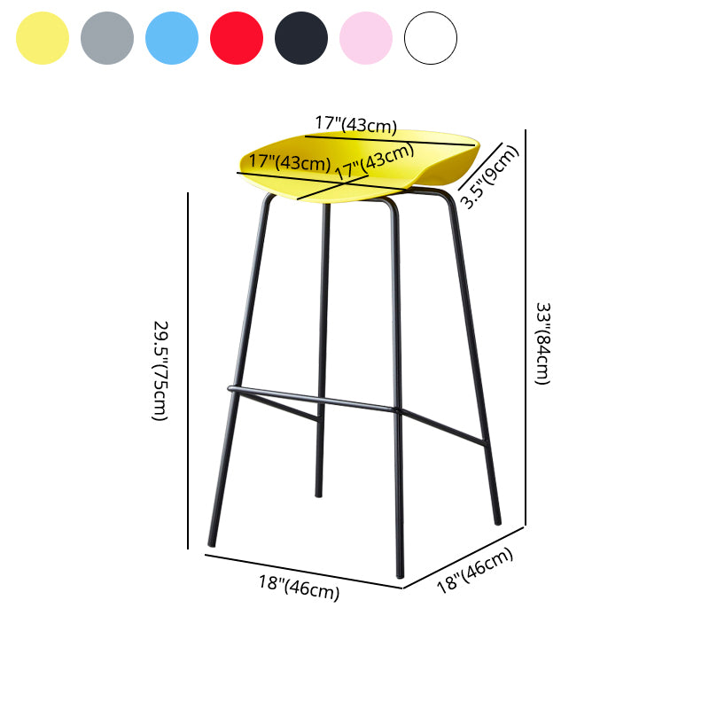Taburete de bar moderno, taburete de bar interior de plástico sin brazos con base de acero con reposapiés