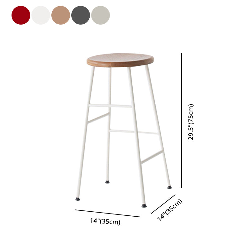 Taburete de bar interior sin brazos, redondo y moderno, con reposapiés y base de acero