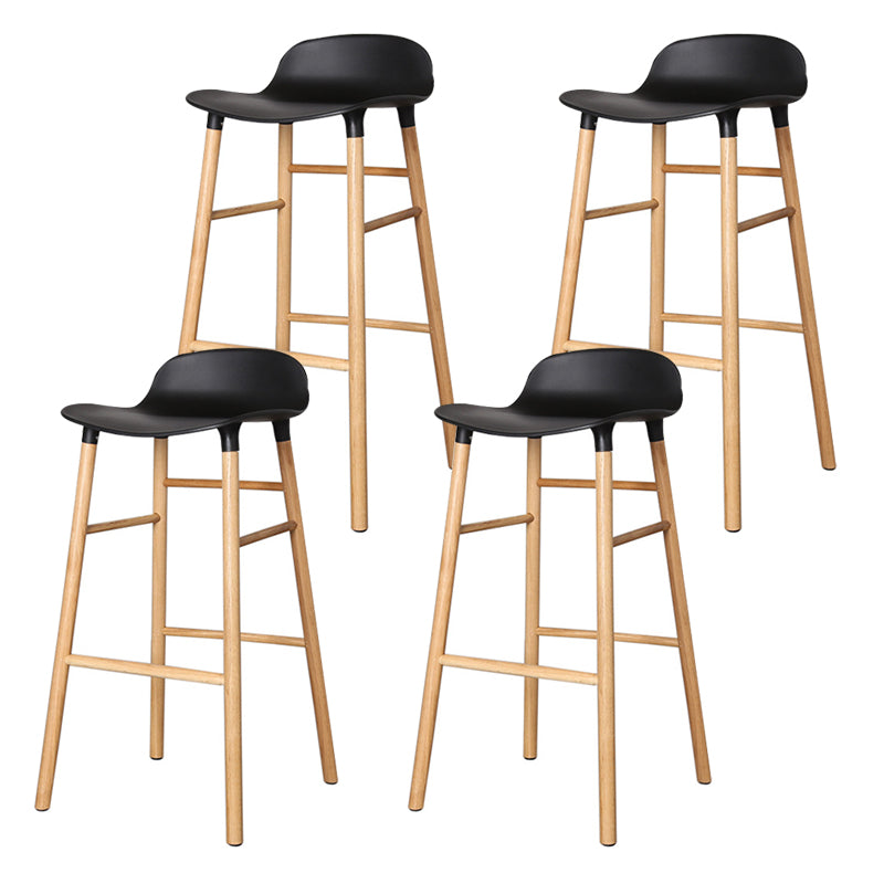 Taburete de bar interior de plástico sin brazos, moderno, con reposapiés y base de madera