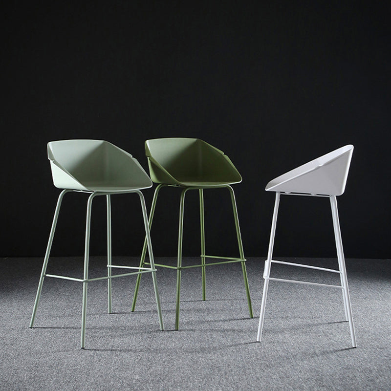 29-Zoll-Moderne Counter Bar Stool Armless Plastic Innenstuhl mit Fußstütze