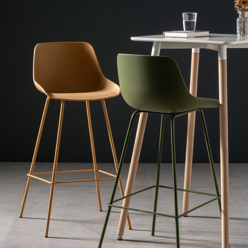 Contemporary Macaroon Counter Stools Armless Plastic Indoor Bar Stool with Iron Base