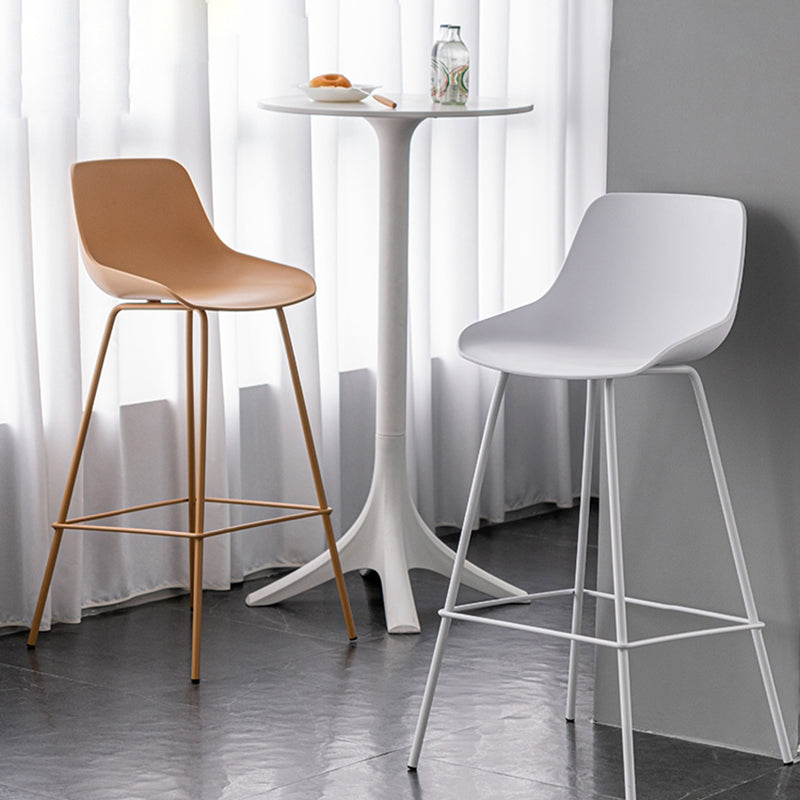 Contemporary Macaroon Counter Stools Armless Plastic Indoor Bar Stool with Iron Base