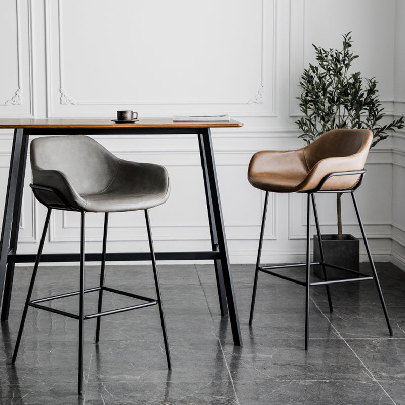 Tabouret de bar à dossier bas Bucket Tabourets de hauteur de comptoir armés en cuir