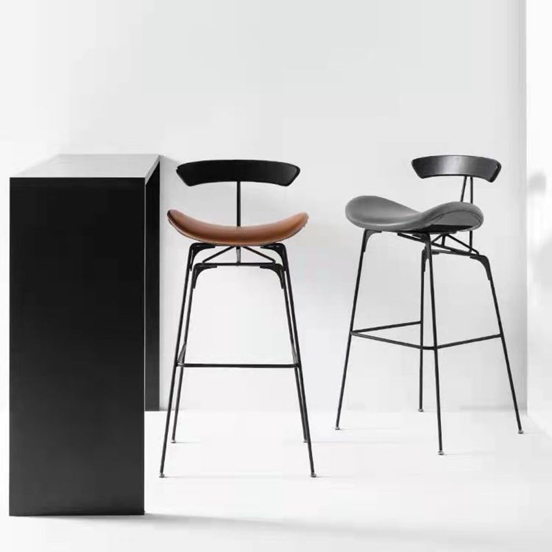 Taburete de bar contemporáneo de piel sintética de 39" con base de metal