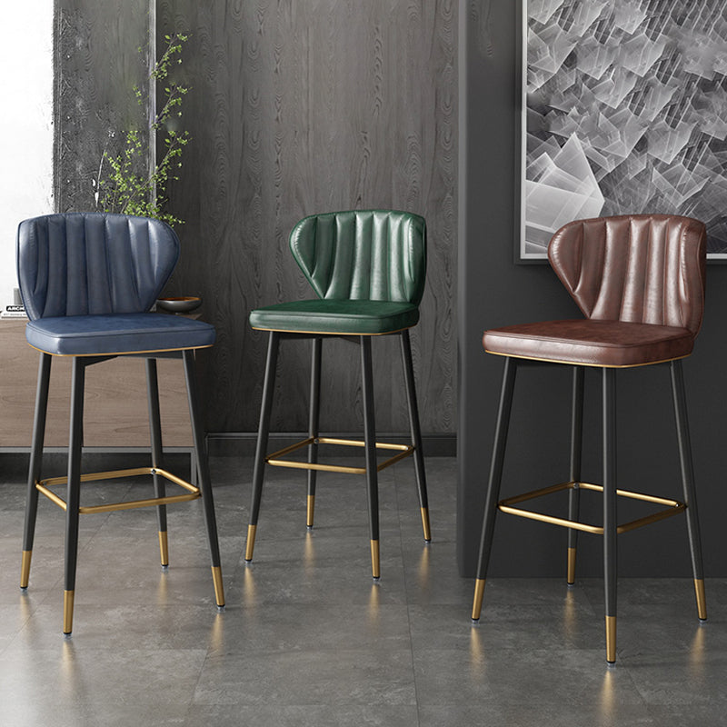 Taburete de bar de cuero contemporáneo, taburete con respaldo bajo para interiores con patas de acero