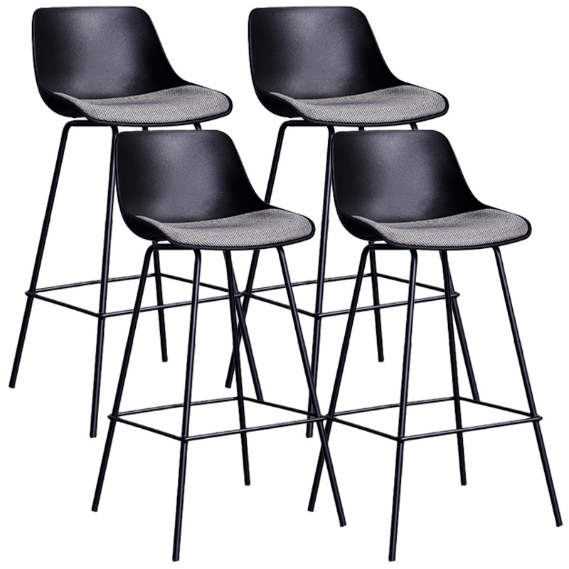 Tabouret de bar industriel rembourré blanc, haut d'intérieur noir avec siège baquet