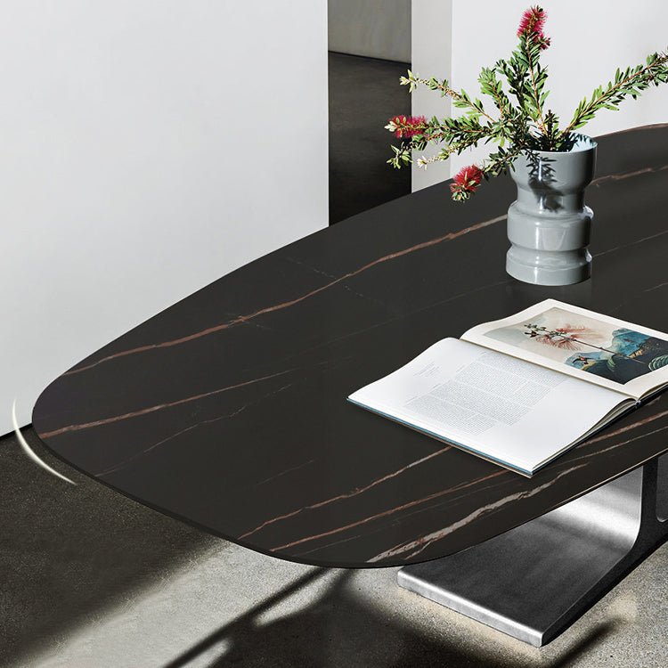 Ovale moderne eettafel Zwart gesinterde stenen tafel met voetstuk