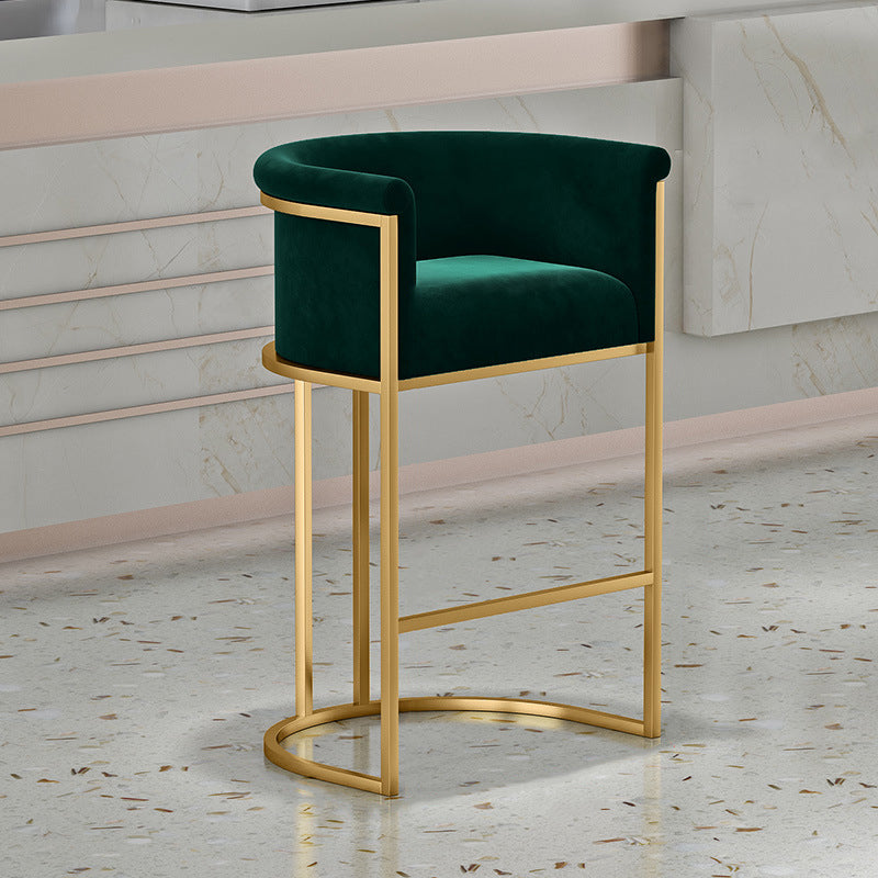 Zeitgenössischer Barhocker „Buckets“ aus Samt für den Innenbereich mit niedriger Rückenlehne und Eisenbeinen