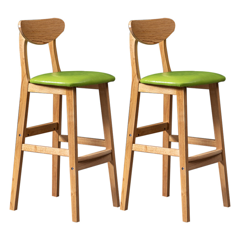 Barkruk van Scandinavisch hout met lage rugleuning, hoge binnenkruk met vierkante bekleding