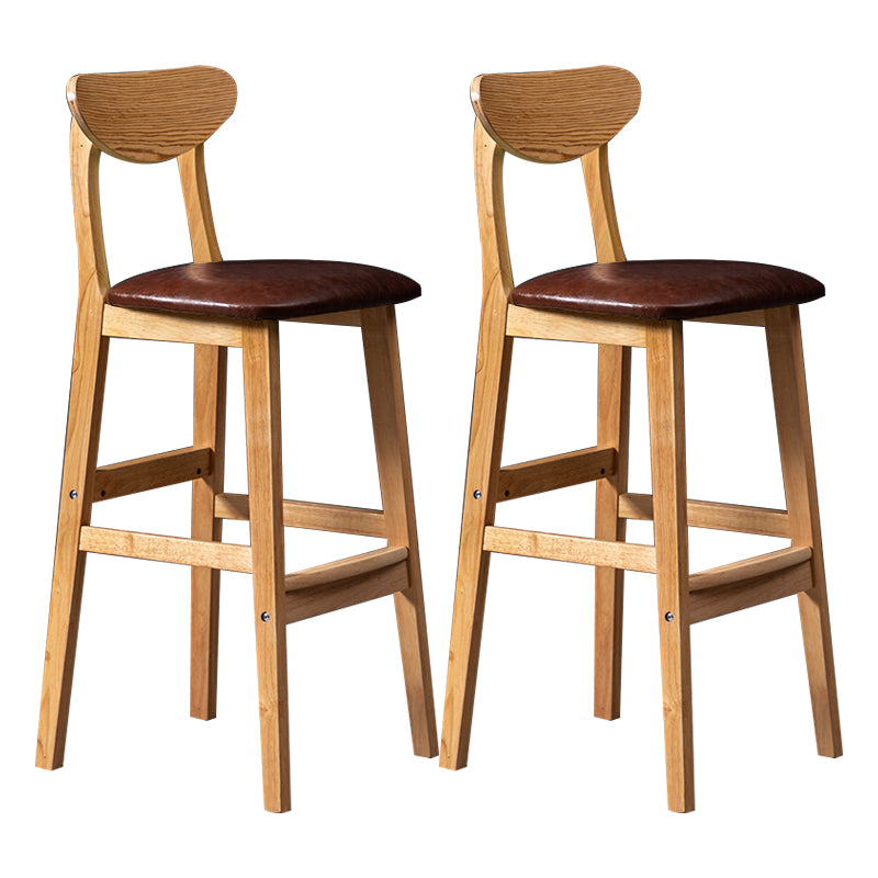Barkruk van Scandinavisch hout met lage rugleuning, hoge binnenkruk met vierkante bekleding