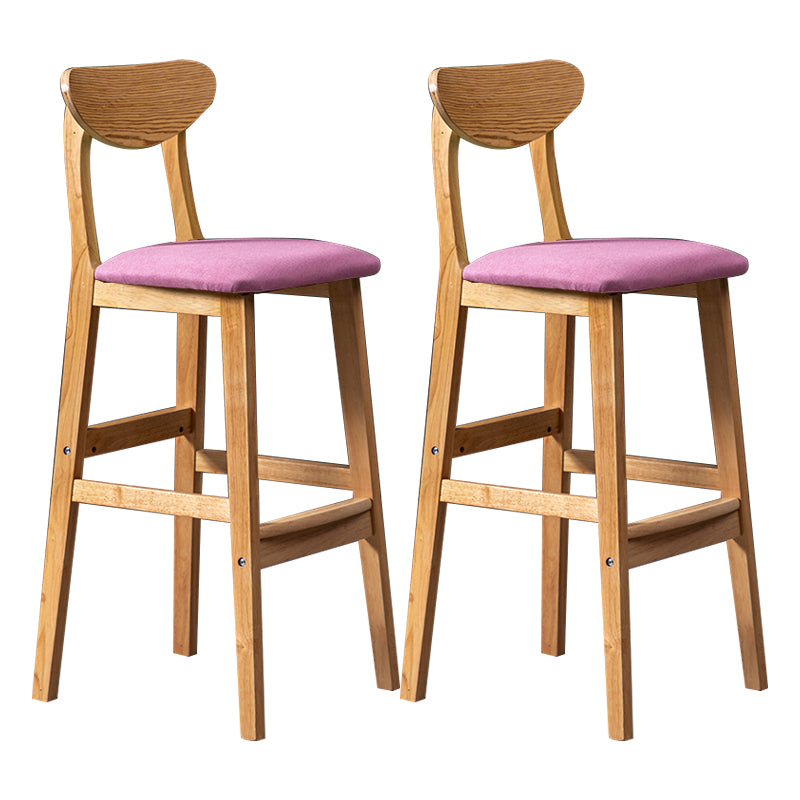 Barkruk van Scandinavisch hout met lage rugleuning, hoge binnenkruk met vierkante bekleding
