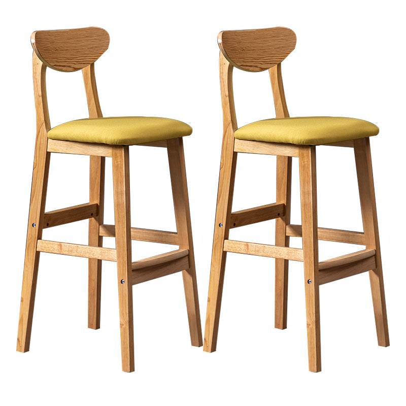 Barkruk van Scandinavisch hout met lage rugleuning, hoge binnenkruk met vierkante bekleding