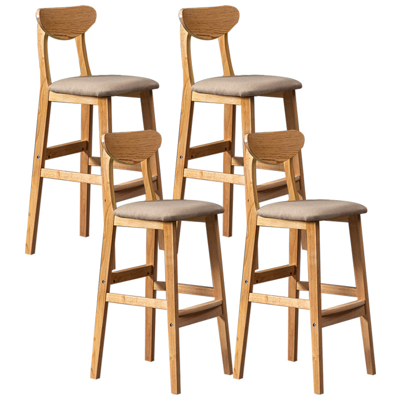 Barkruk van Scandinavisch hout met lage rugleuning, hoge binnenkruk met vierkante bekleding
