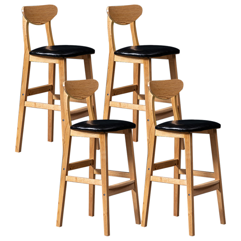 Barkruk van Scandinavisch hout met lage rugleuning, hoge binnenkruk met vierkante bekleding