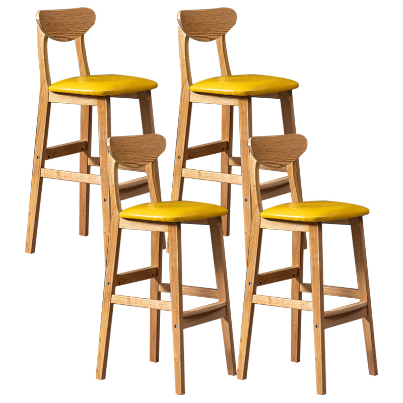 Barkruk van Scandinavisch hout met lage rugleuning, hoge binnenkruk met vierkante bekleding