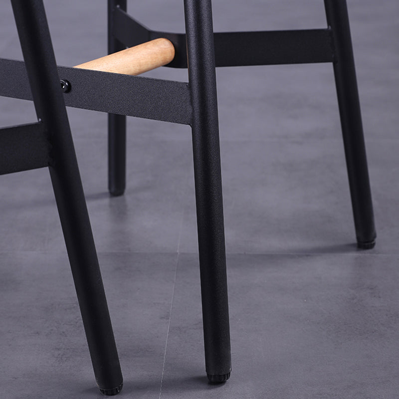 Taburetes de bar negros escandinavos, taburetes de bar sin respaldo de madera y metal con asiento redondo