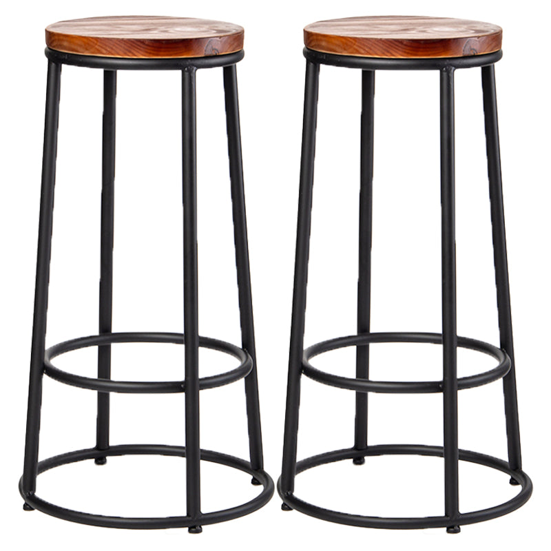 Tabouret de bar industriel en bois marron, haut d'intérieur vieilli, avec siège rond