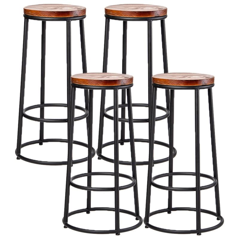 Tabouret de bar industriel en bois marron, haut d'intérieur vieilli, avec siège rond