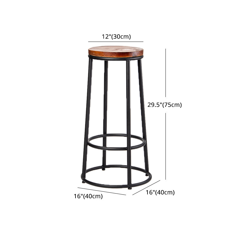 Tabouret de bar industriel en bois marron, haut d'intérieur vieilli, avec siège rond