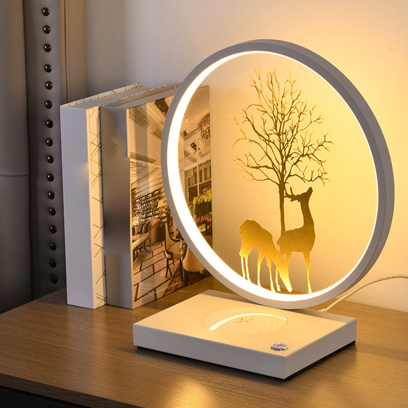 Lampada da tavolo a forma di cerchio metallico Luce da tavolo a LED contemporanea per camera da letto
