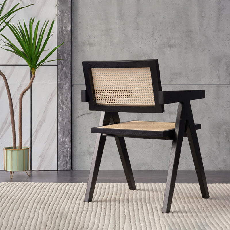 Silla de comedor individual de madera con respaldo abierto de estilo contemporáneo