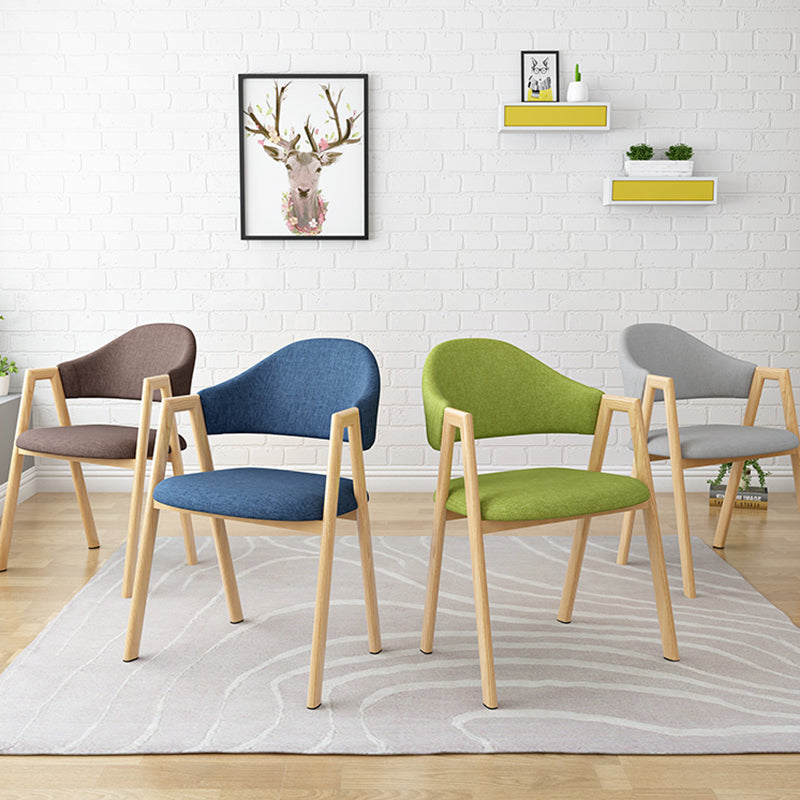 Chaise de salle à manger contemporaine en métal, chaise latérale de salle à manger en velours pour usage domestique
