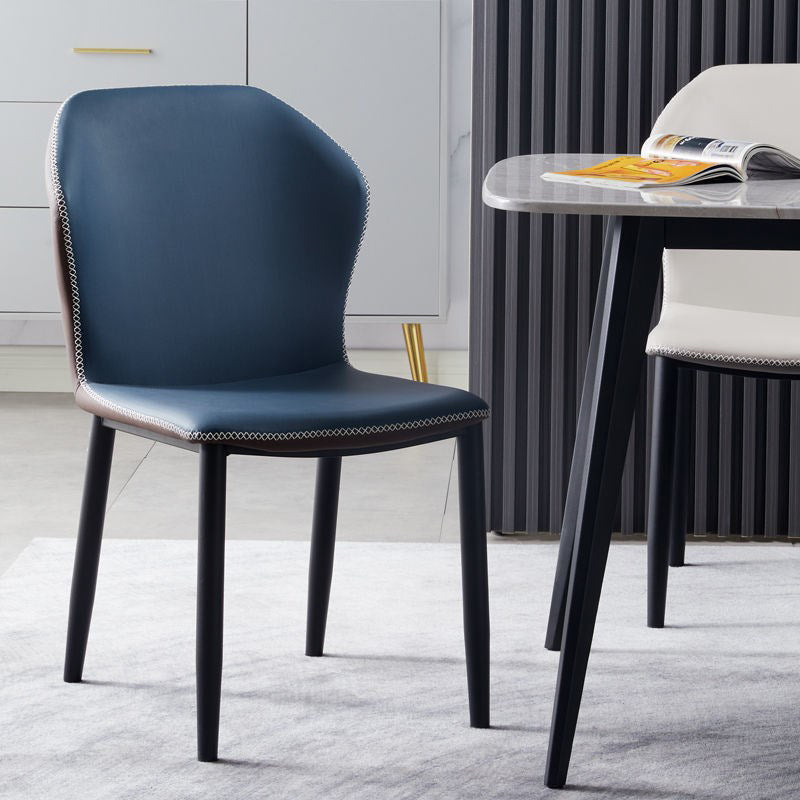 Silla lateral de cuero moderna para restaurante Silla de comedor con respaldo mate y acabado mate