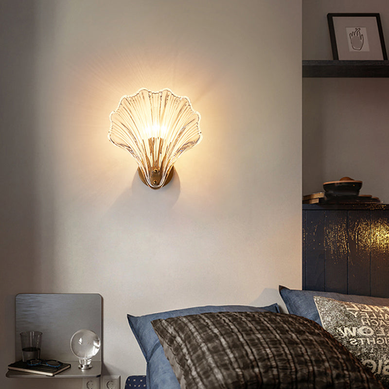 Luz de pared de vidrio de forma única estilo moderno de 1 luces de montaje de pared de luz en latón