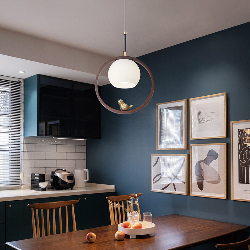 Lampe suspendue au globe en bois dans le pendentif en verre de style artistique moderne pour les espaces intérieurs