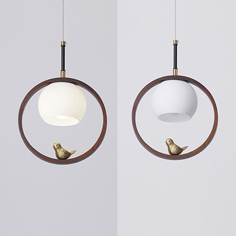 Lampe suspendue au globe en bois dans le pendentif en verre de style artistique moderne pour les espaces intérieurs