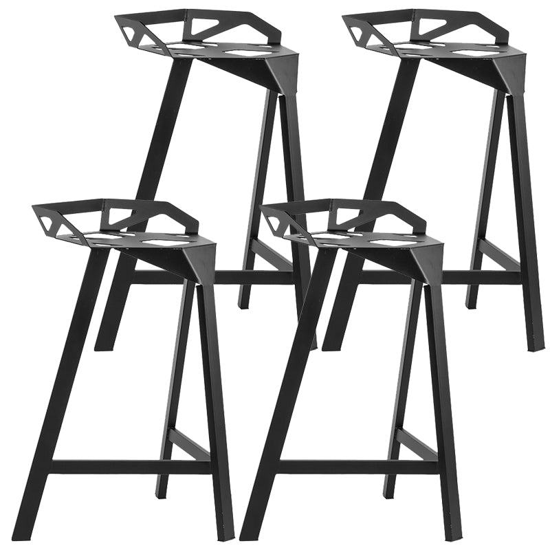 Tabouret de bar à dossier bas en fer noir, tabouret haut de conception creuse de style industriel