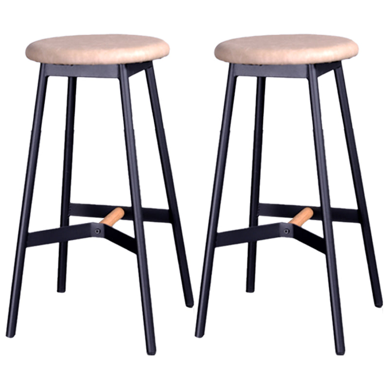 Taburetes de bar negros industriales sin respaldo de madera y metal con asiento redondo