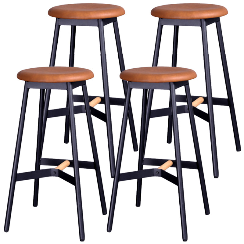 Taburetes de bar negros industriales sin respaldo de madera y metal con asiento redondo