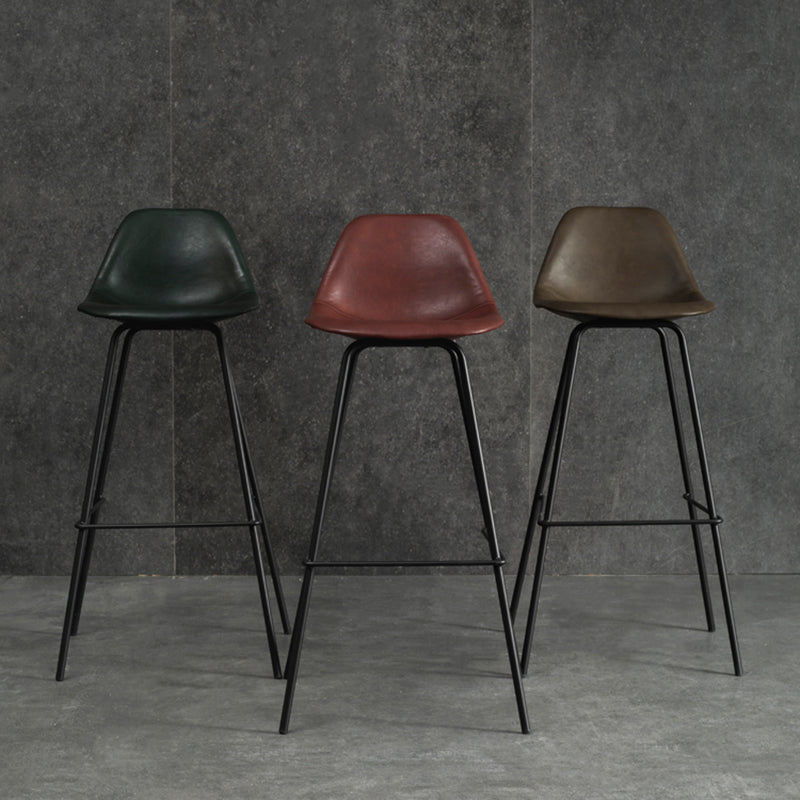Taburete de bar de metal negro, taburete escandinavo con respaldo bajo Bristol y asiento tipo cubo