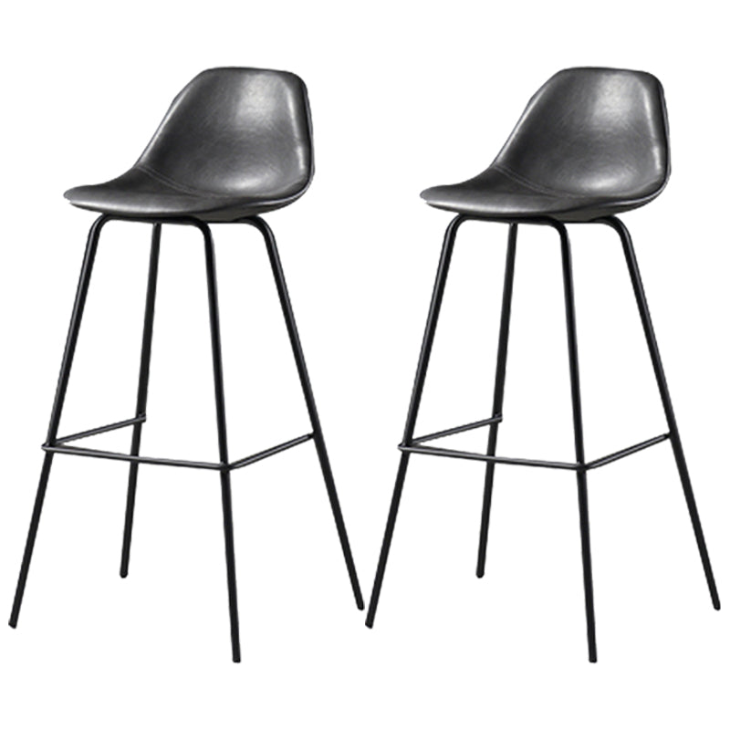 Taburete de bar de metal negro, taburete escandinavo con respaldo bajo Bristol y asiento tipo cubo